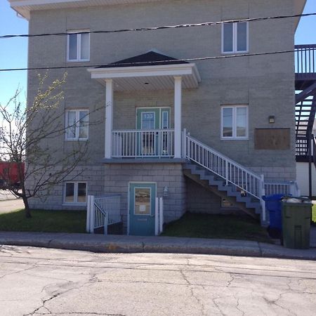 Les dortoirs de L'espace Globetrotter Albergue Rimouski Exterior foto